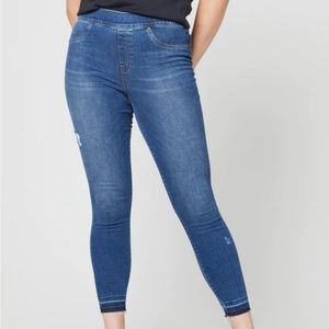 Spanx Distressed Ankle Skinny Jeans; Size Medium; NWT
